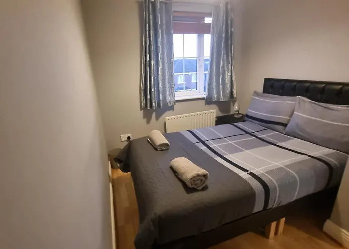 3 Cosy Bedrooms Near Airport & City